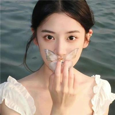 绫濑遥倾听战争从地图上消失的秘密岛屿